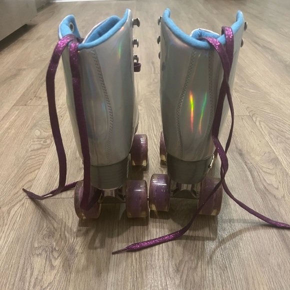 Angel’s Skates 
Purple Rain Size 7 - Picture 5 of 7